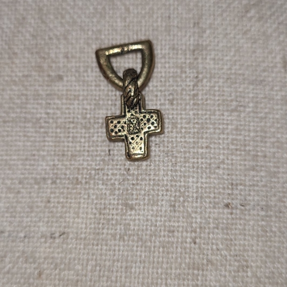 Waxing Poetic charm/pendant cross - Picture 2 of 3